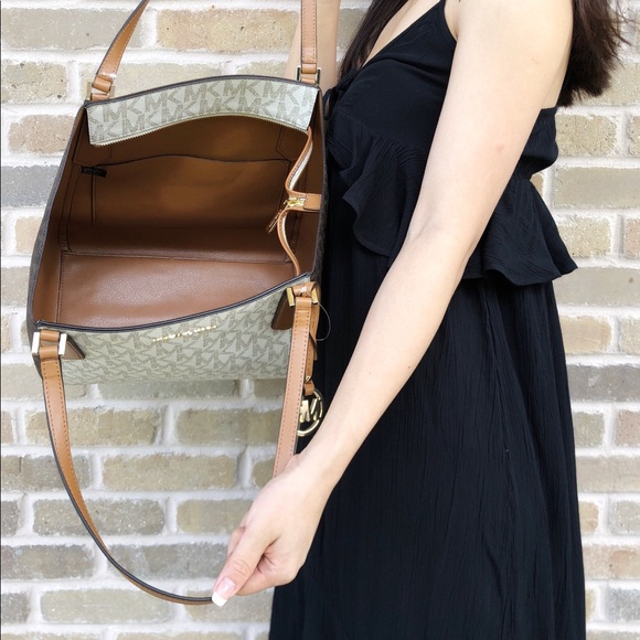 💕💕NWT Michael Kors Large Bonded Top Zip Tote - Picture 6 of 8